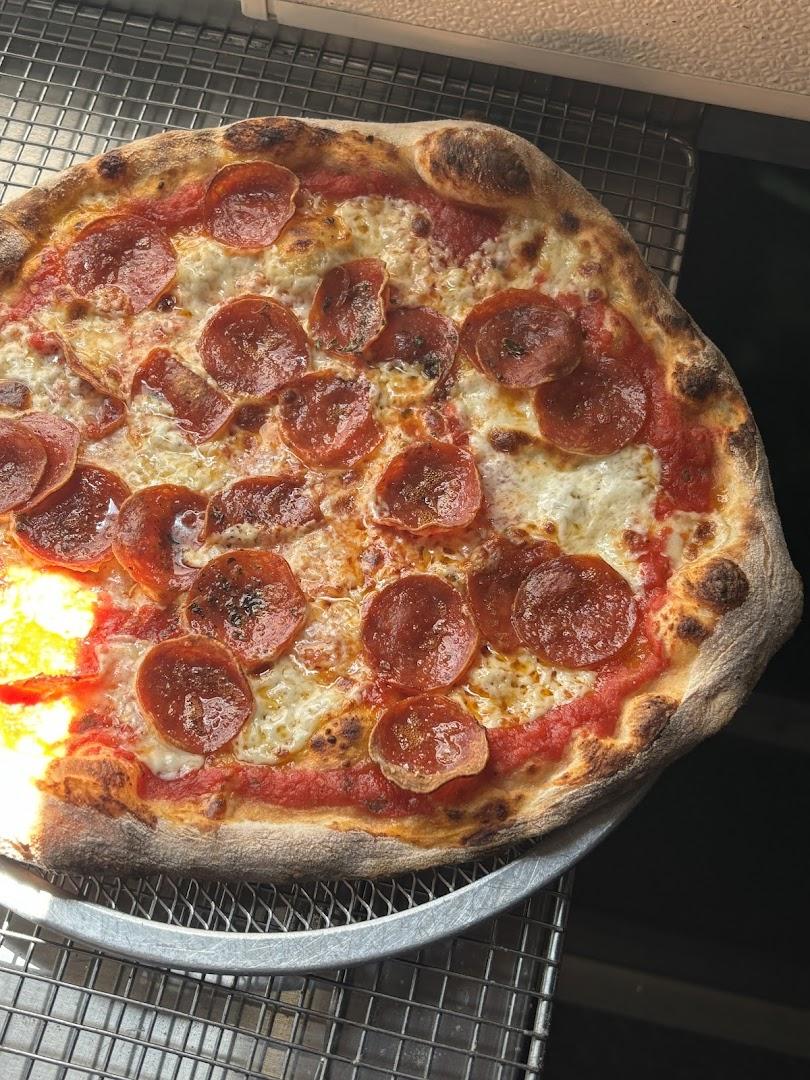 Family joint pizza